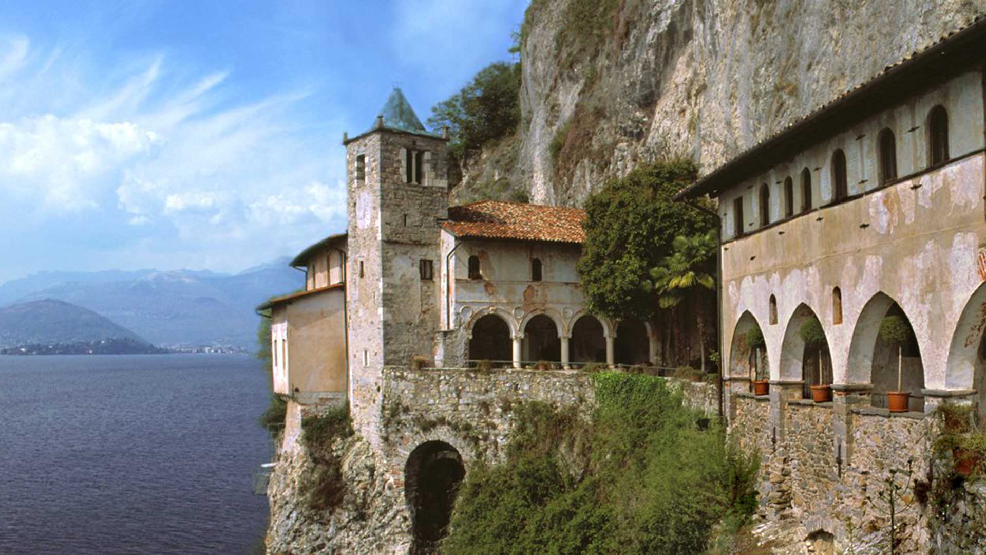 Lombardie Santa Caterina del Sasso