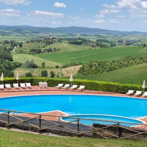 côte des Étrusques vue sur les collines