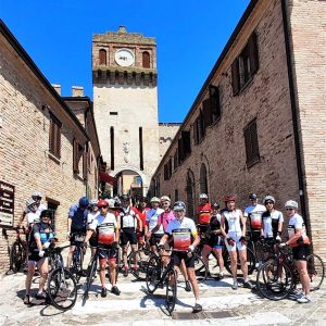 ville médiévale entourée de remparts, dominant la mer Adriatique - Gradara