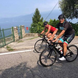 cyclistes autour du Lac de Garde